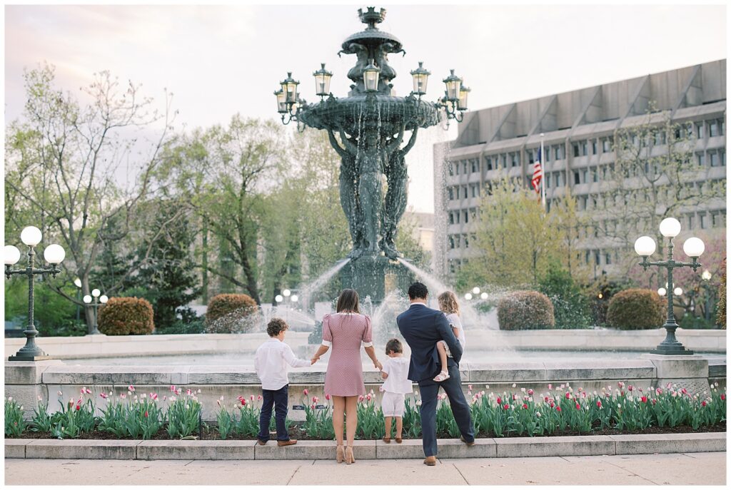 family photos at the Bartholdi Fountain in DC 
